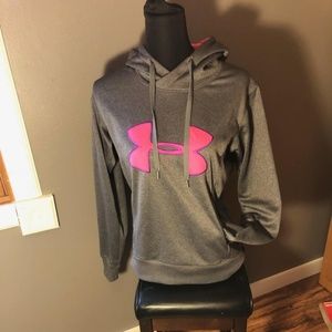 Underarmor Sweatshirt. Super cute!!